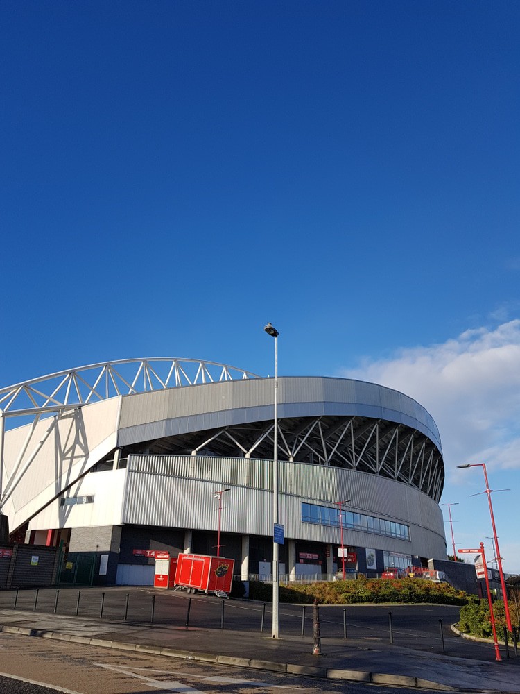 https://mdw-travel-data-us-east-1.s3.amazonaws.com/img/country/Ireland/Thomond-Park/img_02.jpg