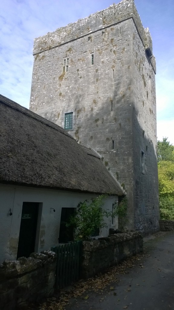 https://mdw-travel-data-us-east-1.s3.amazonaws.com/img/country/Ireland/Thoor-Ballylee/img_03.jpg