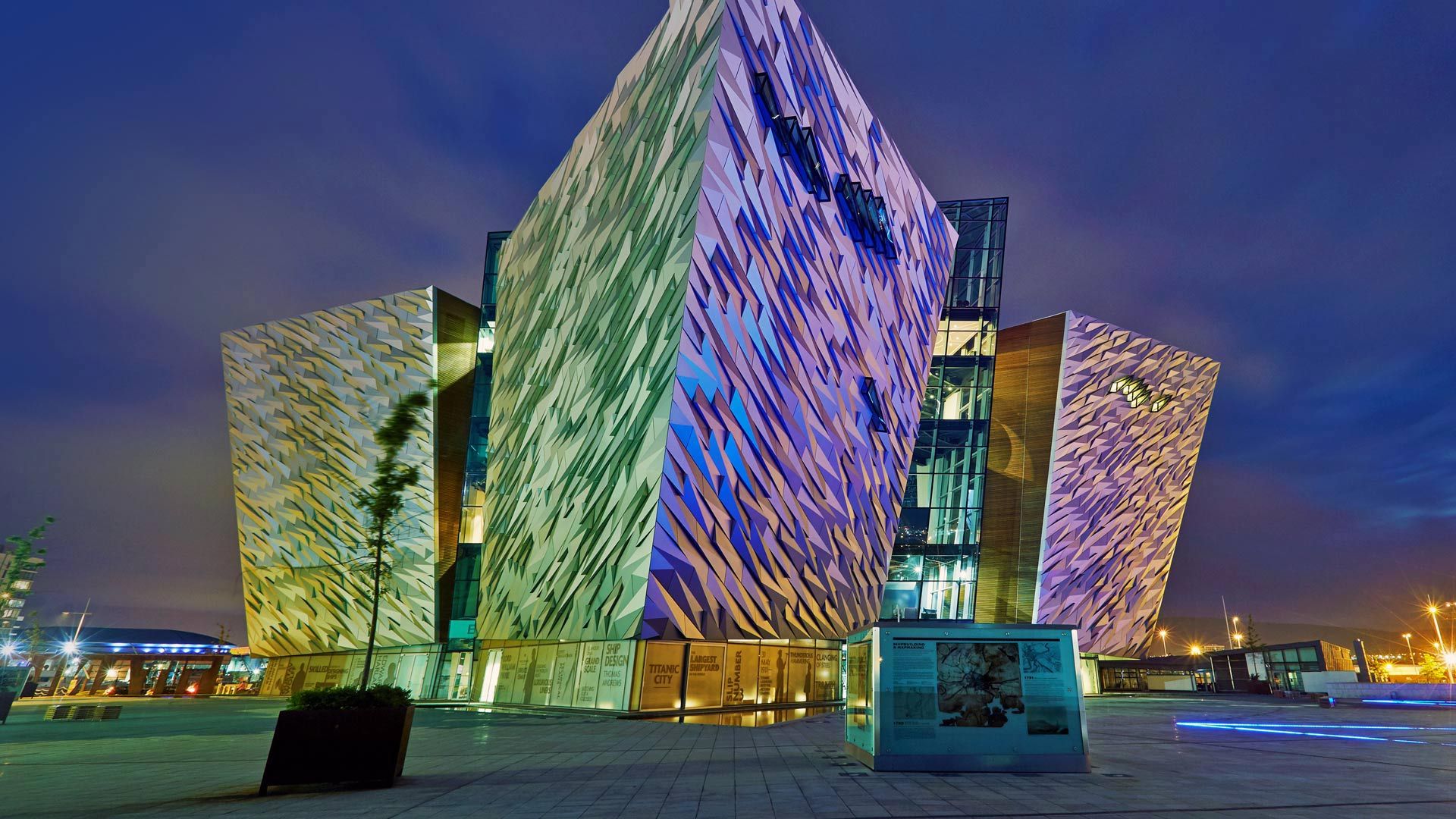 https://mdw-travel-data-us-east-1.s3.amazonaws.com/img/country/Ireland/Titanic-Belfast/img_01.jpg