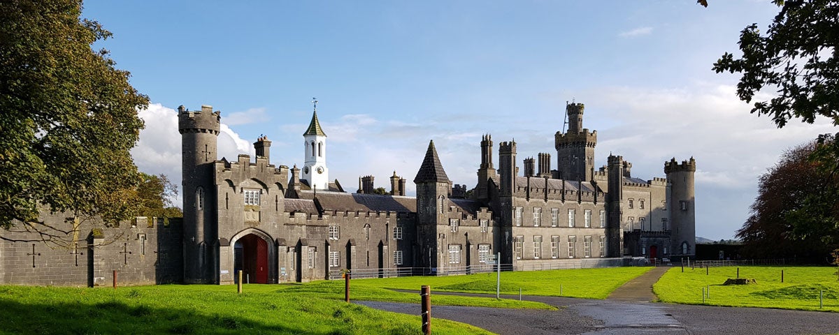 https://mdw-travel-data-us-east-1.s3.amazonaws.com/img/country/Ireland/Tullynally-Castle-and-Gardens/img_00.jpg