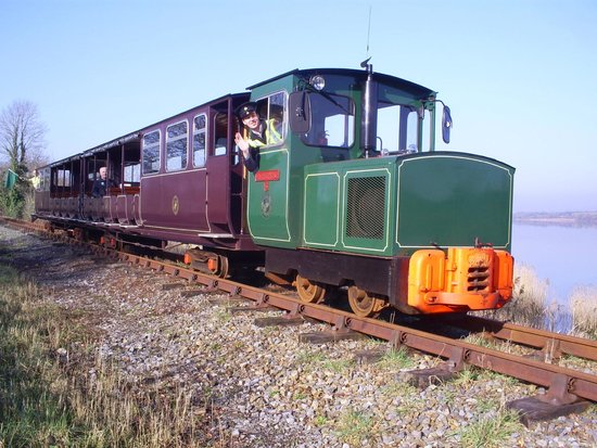 https://mdw-travel-data-us-east-1.s3.amazonaws.com/img/country/Ireland/Waterford-&-Suir-Valley-Railway/img_03.jpg