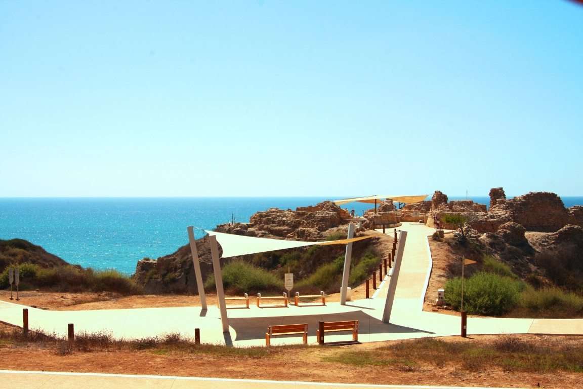 https://mdw-travel-data-us-east-1.s3.amazonaws.com/img/country/Israel/Apollonia-National-Park/img_02.jpg