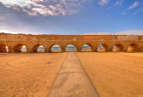 https://mdw-travel-data-us-east-1.s3.amazonaws.com/img/country/Israel/Aqueduct-Beach/img_02.jpg