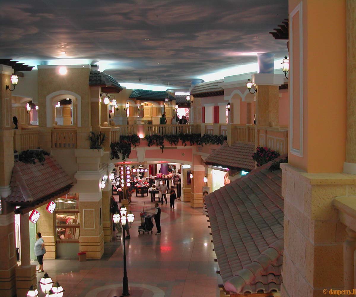 https://mdw-travel-data-us-east-1.s3.amazonaws.com/img/country/Israel/Arena-Mall/img_03.jpg