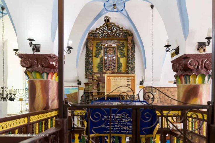 https://mdw-travel-data-us-east-1.s3.amazonaws.com/img/country/Israel/Ari-Ashkenazi-Synagogue/img_02.jpg
