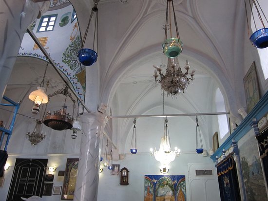 https://mdw-travel-data-us-east-1.s3.amazonaws.com/img/country/Israel/Ashkenazi-HaAri-Synagogue/img_02.jpg