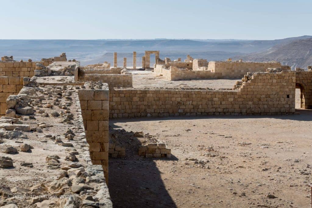 https://mdw-travel-data-us-east-1.s3.amazonaws.com/img/country/Israel/Avdat-National-Park/img_01.jpg