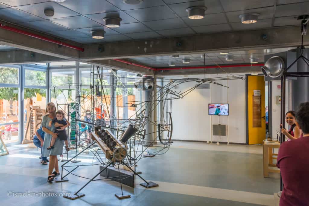 https://mdw-travel-data-us-east-1.s3.amazonaws.com/img/country/Israel/Bloomfield-Science-Museum/img_00.jpg