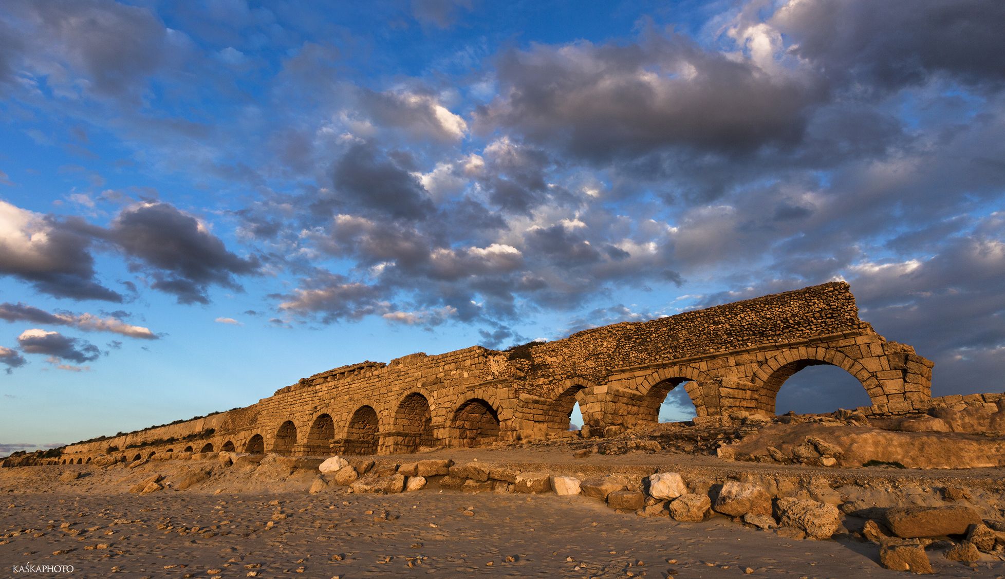 https://mdw-travel-data-us-east-1.s3.amazonaws.com/img/country/Israel/Caesarea-Harbor-National-Park/img_03.jpg