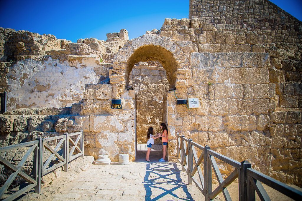 https://mdw-travel-data-us-east-1.s3.amazonaws.com/img/country/Israel/Caesarea-National-Park/img_02.jpg