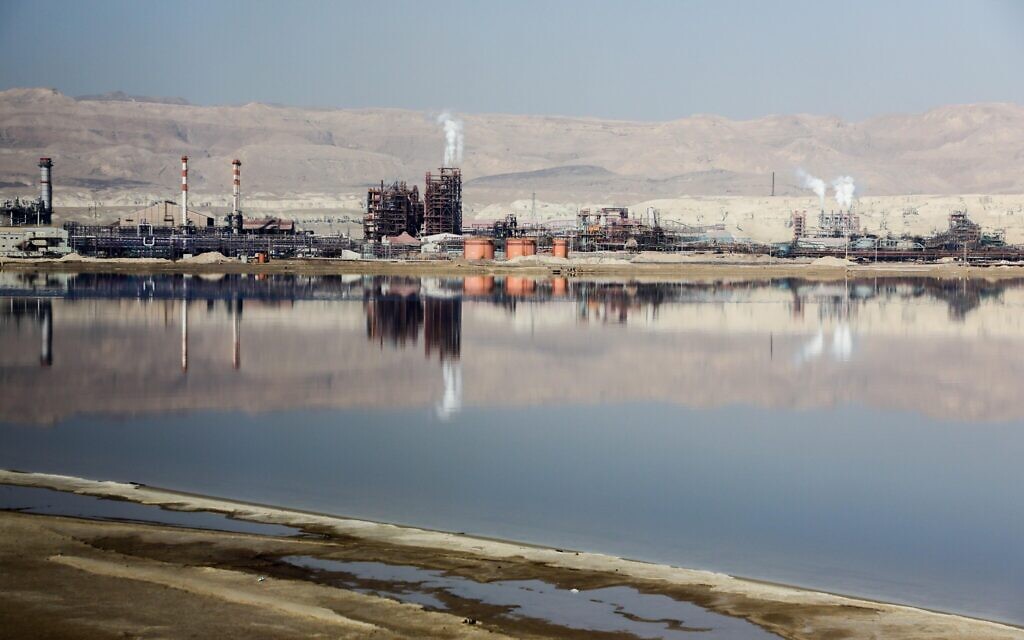 https://mdw-travel-data-us-east-1.s3.amazonaws.com/img/country/Israel/Dead-Sea-Works-Visitors-Center/img_01.jpg