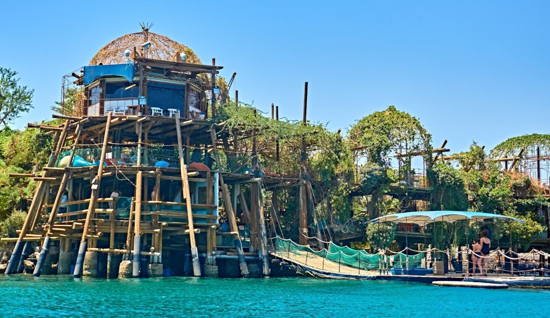 https://mdw-travel-data-us-east-1.s3.amazonaws.com/img/country/Israel/Dolphin-Reef/img_01.jpg