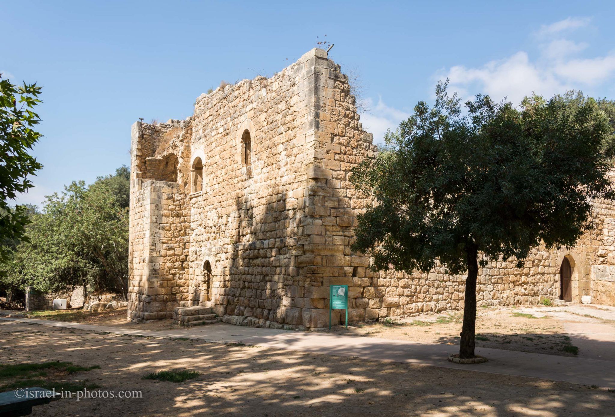 https://mdw-travel-data-us-east-1.s3.amazonaws.com/img/country/Israel/Ein-Hemed-National-Park/img_03.jpg