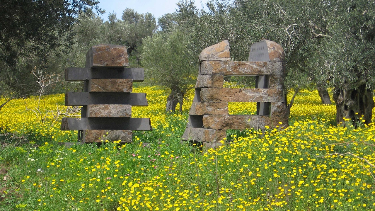 https://mdw-travel-data-us-east-1.s3.amazonaws.com/img/country/Israel/Ein-Hod-Artists-Village/img_02.jpg