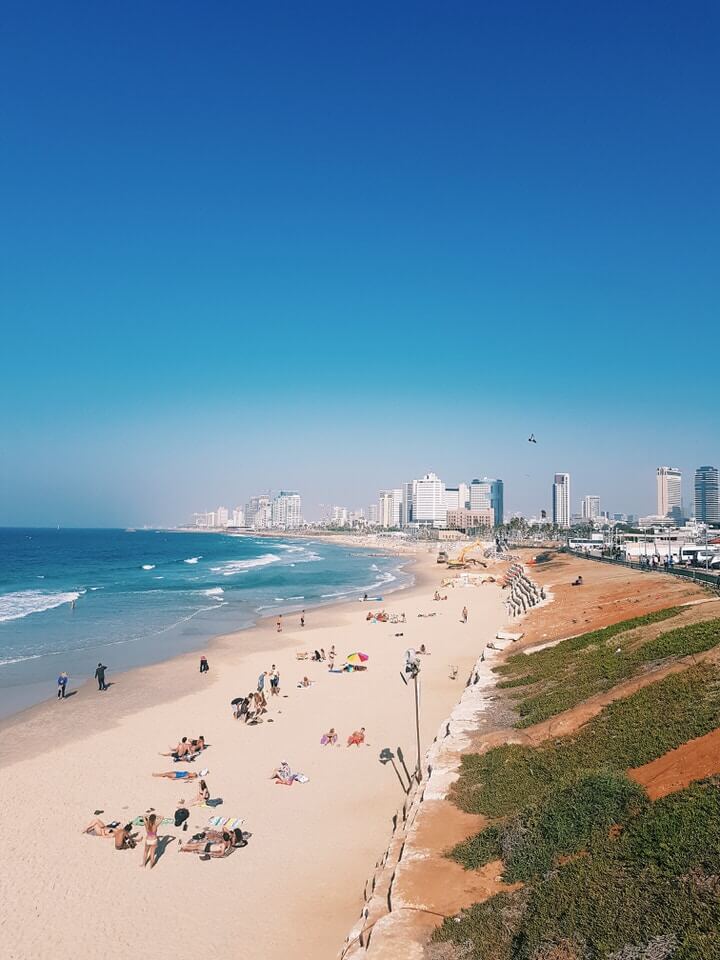 https://mdw-travel-data-us-east-1.s3.amazonaws.com/img/country/Israel/Eirol-Beach/img_02.jpg