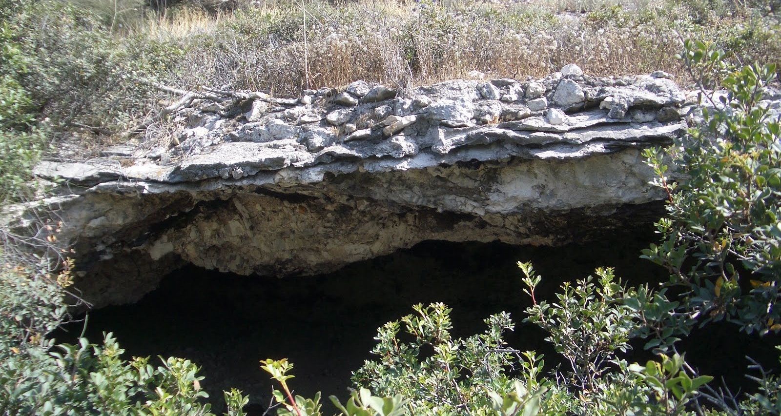 https://mdw-travel-data-us-east-1.s3.amazonaws.com/img/country/Israel/Elijahs-Cave/img_01.jpg