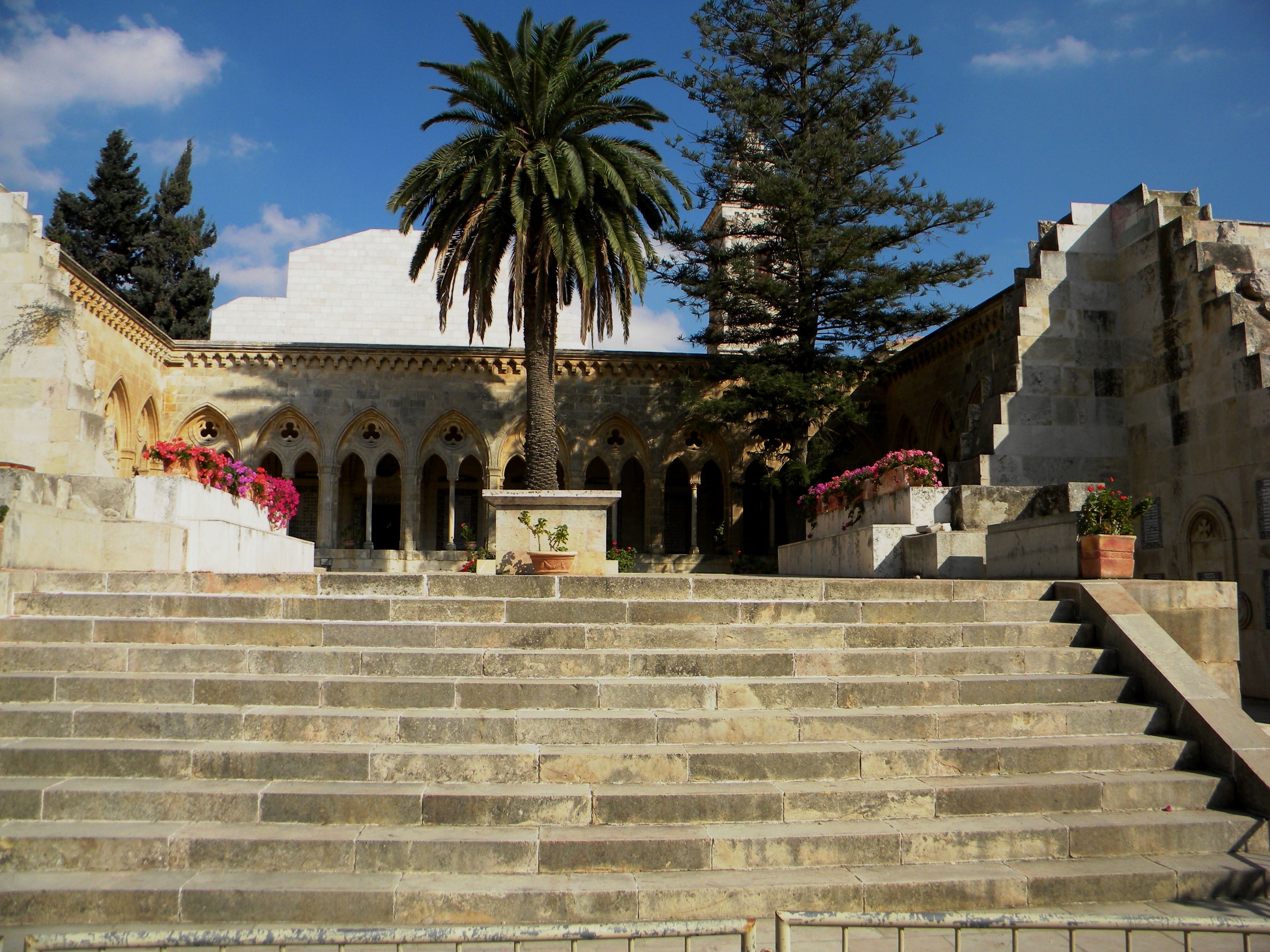 https://mdw-travel-data-us-east-1.s3.amazonaws.com/img/country/Israel/Hameiri-House/img_02.jpg