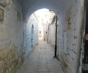 https://mdw-travel-data-us-east-1.s3.amazonaws.com/img/country/Israel/Hameiri-House/img_03.jpg