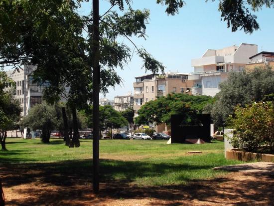 https://mdw-travel-data-us-east-1.s3.amazonaws.com/img/country/Israel/Herzliya-Museum-of-Contemporary-Art/img_02.jpg