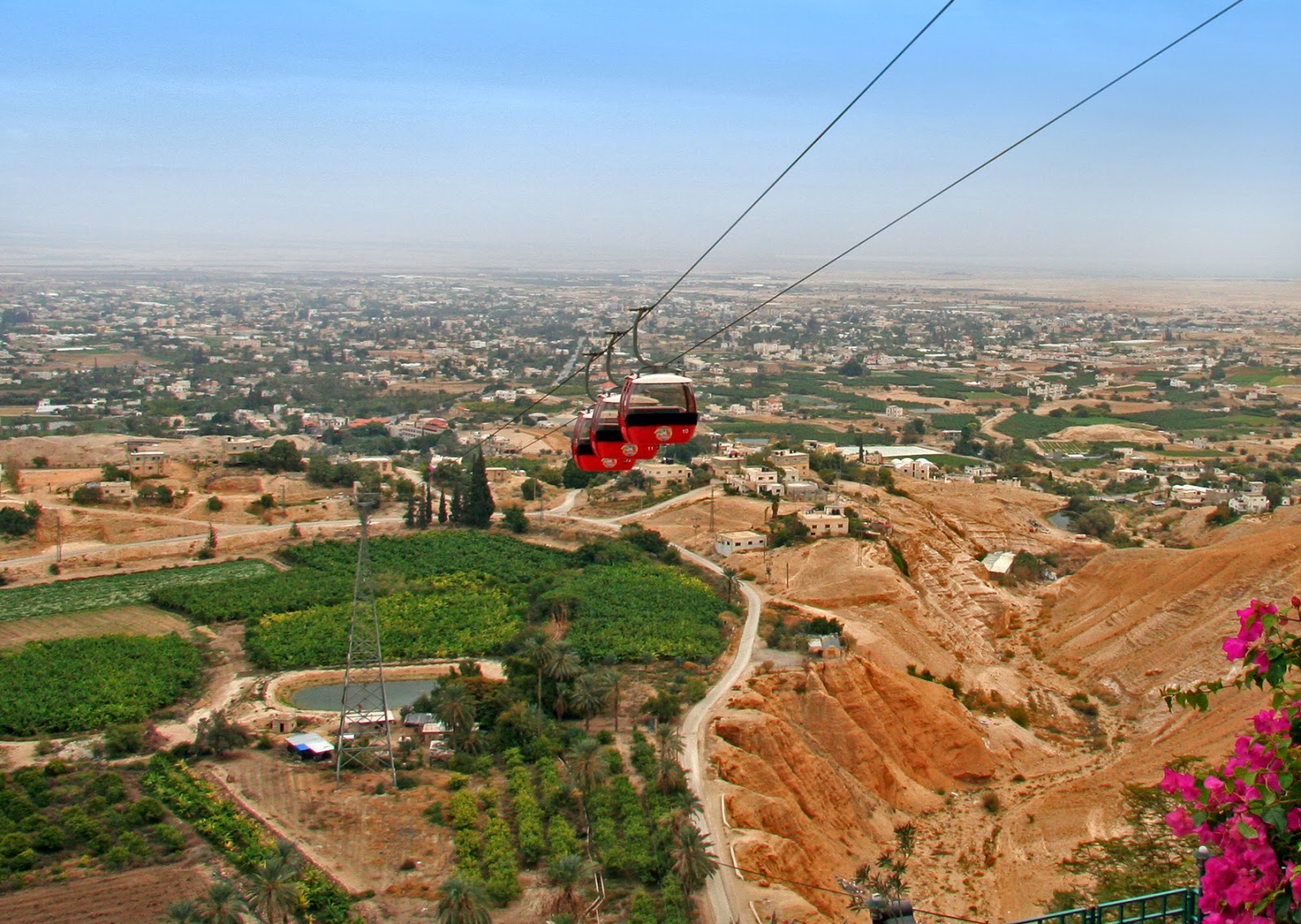 https://mdw-travel-data-us-east-1.s3.amazonaws.com/img/country/Israel/Jericho-Teleferique/img_02.jpg