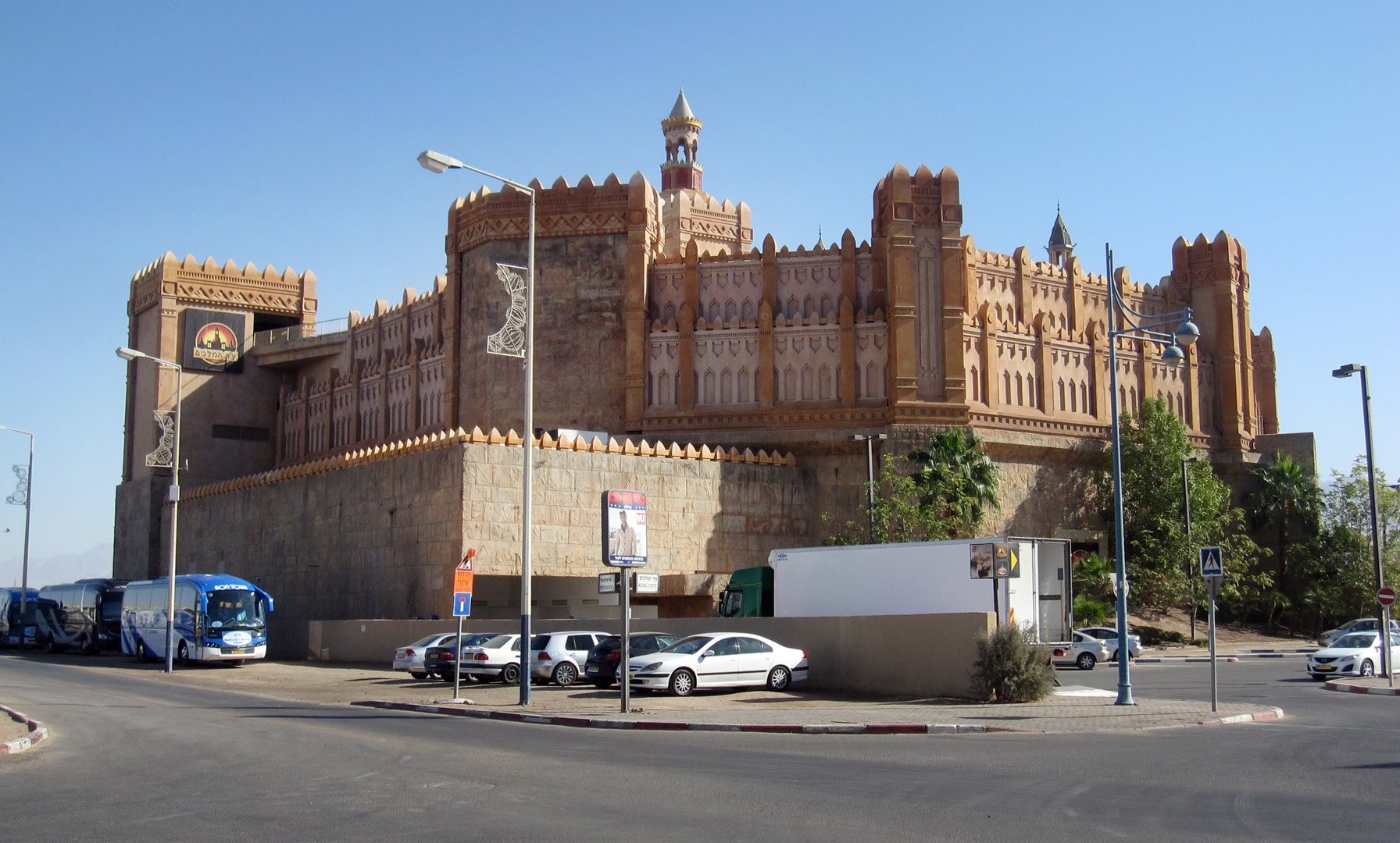 https://mdw-travel-data-us-east-1.s3.amazonaws.com/img/country/Israel/Kings-City-Eilat/img_02.jpg