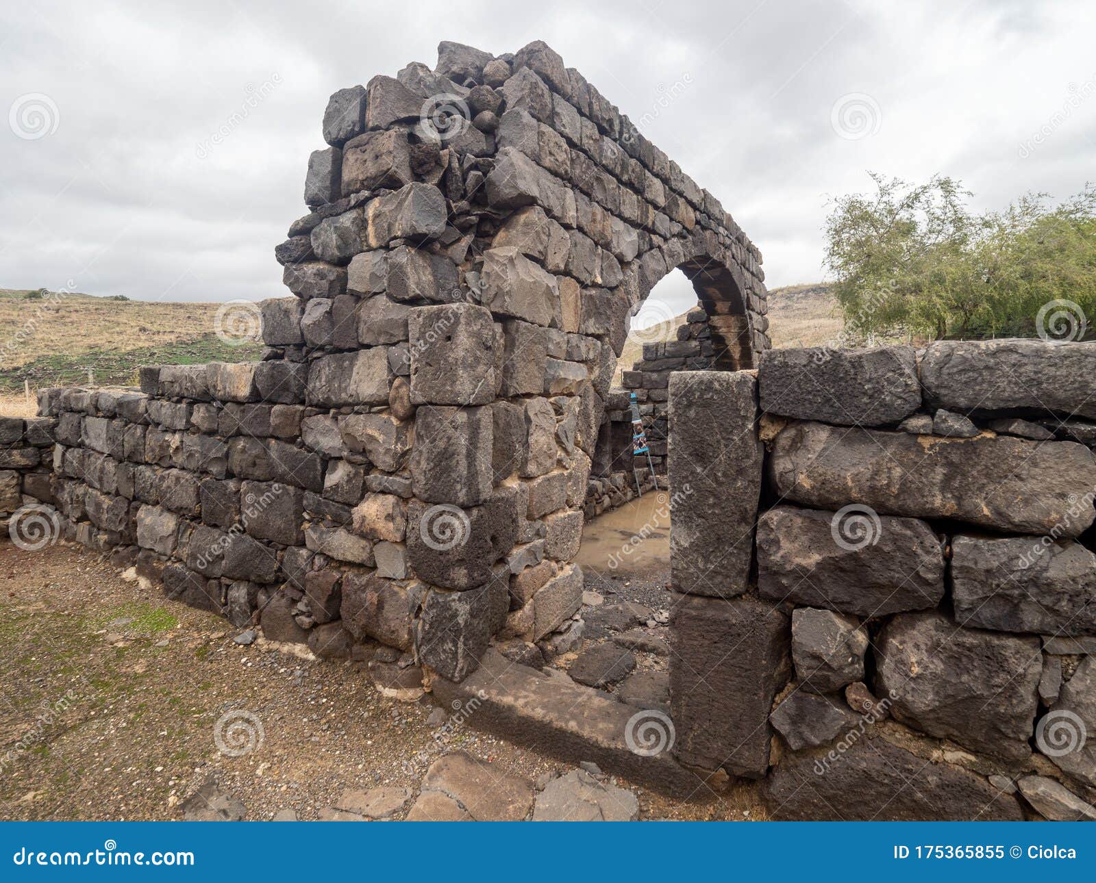 https://mdw-travel-data-us-east-1.s3.amazonaws.com/img/country/Israel/Korazim-National-Park/img_01.jpg