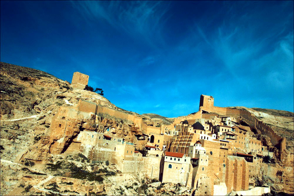 https://mdw-travel-data-us-east-1.s3.amazonaws.com/img/country/Israel/Mar-Saba-Monastery/img_01.jpg