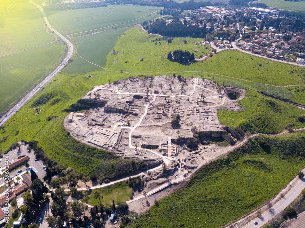 https://mdw-travel-data-us-east-1.s3.amazonaws.com/img/country/Israel/Megiddo-National-Park/img_01.jpg