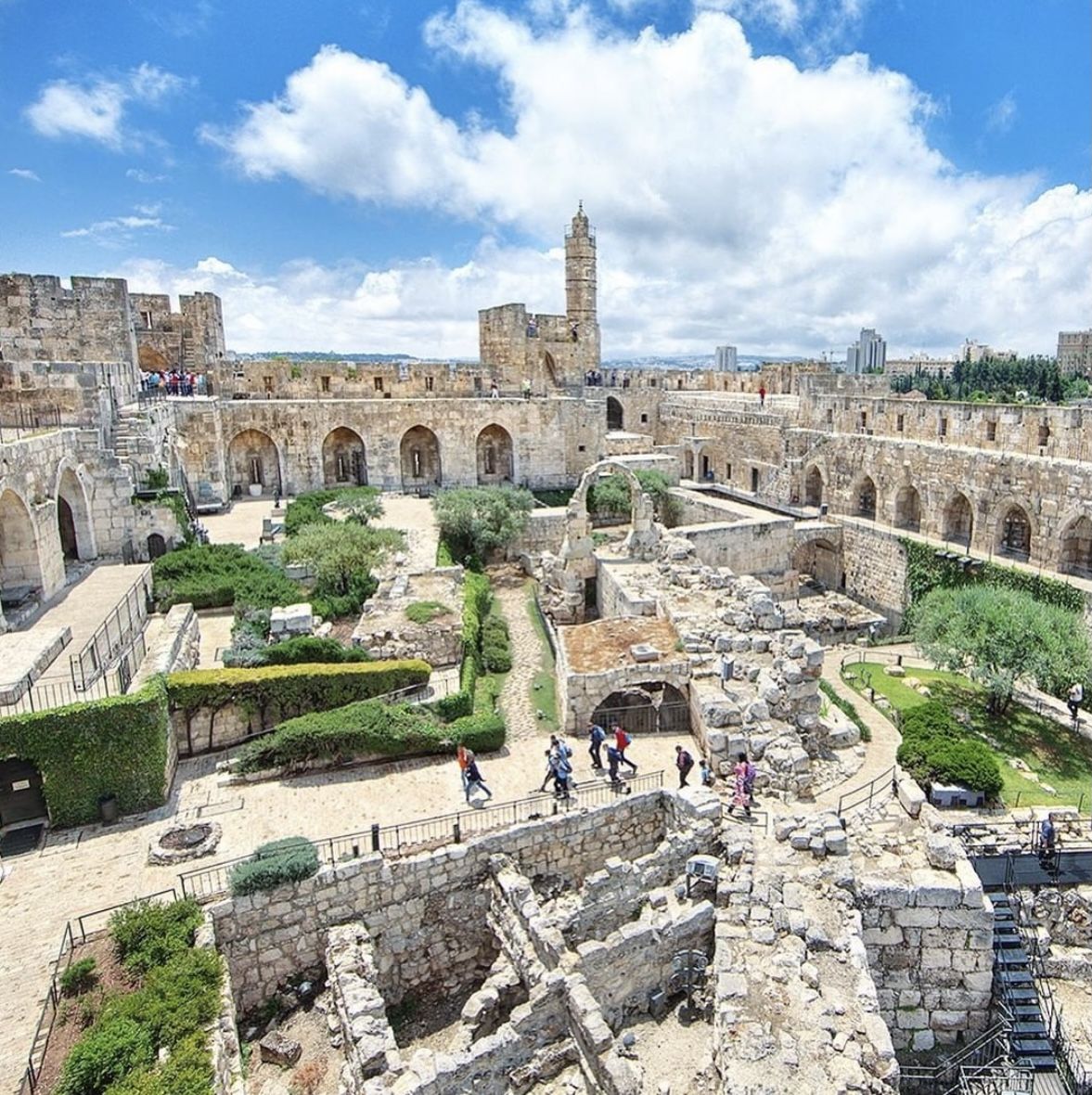 https://mdw-travel-data-us-east-1.s3.amazonaws.com/img/country/Israel/Meir-Shalom-House/img_01.jpg