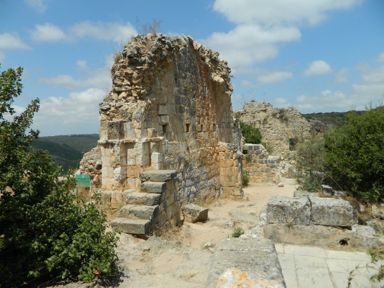 https://mdw-travel-data-us-east-1.s3.amazonaws.com/img/country/Israel/Montfort-Castle/img_01.jpg