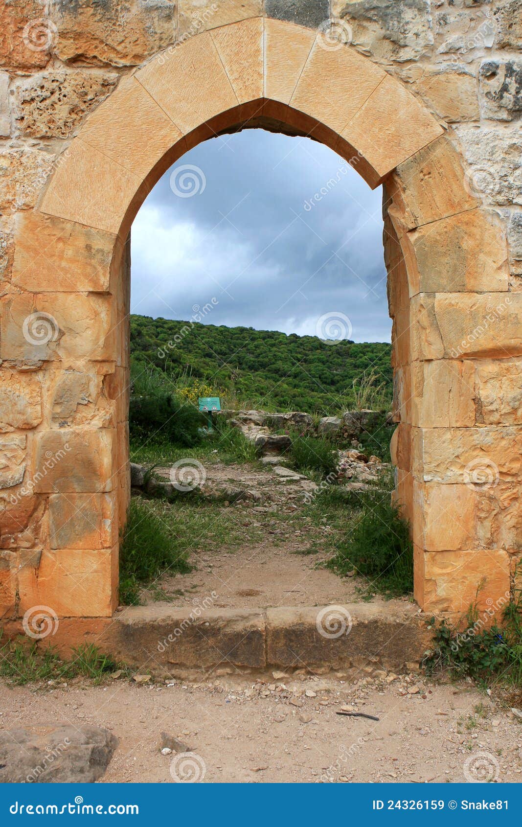 https://mdw-travel-data-us-east-1.s3.amazonaws.com/img/country/Israel/Montfort-Castle/img_03.jpg