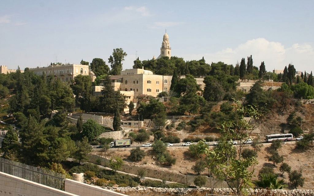 https://mdw-travel-data-us-east-1.s3.amazonaws.com/img/country/Israel/Mount-Zion/img_02.jpg