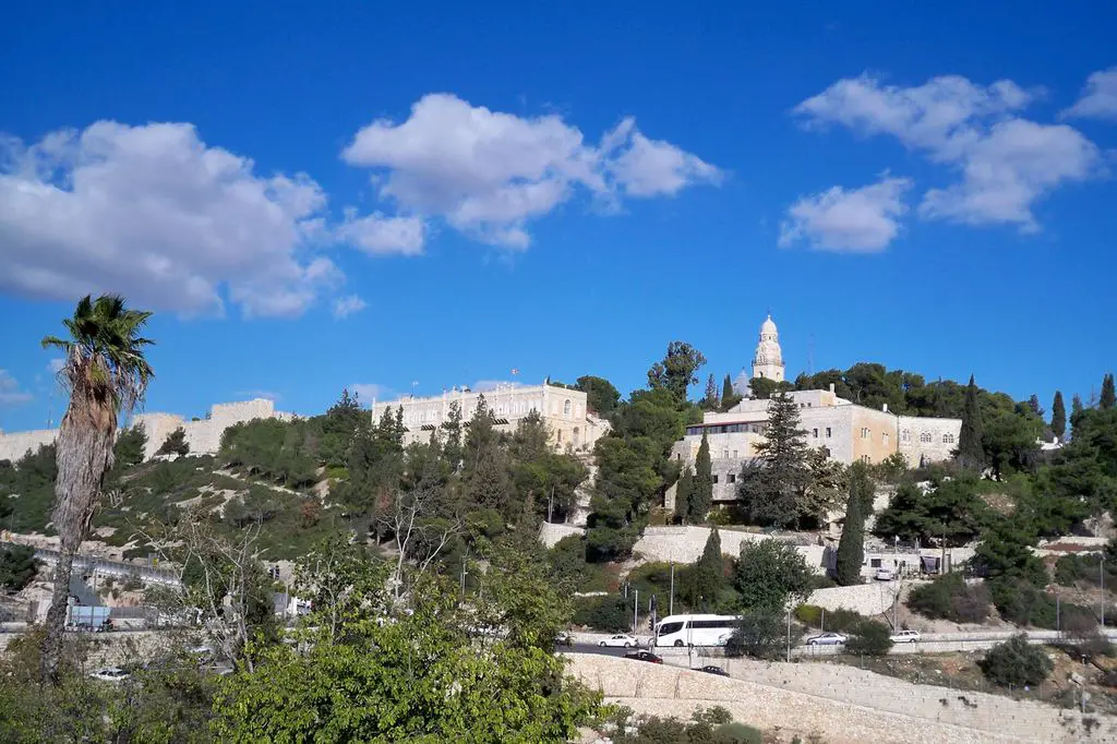 https://mdw-travel-data-us-east-1.s3.amazonaws.com/img/country/Israel/Mount-Zion/img_03.jpg