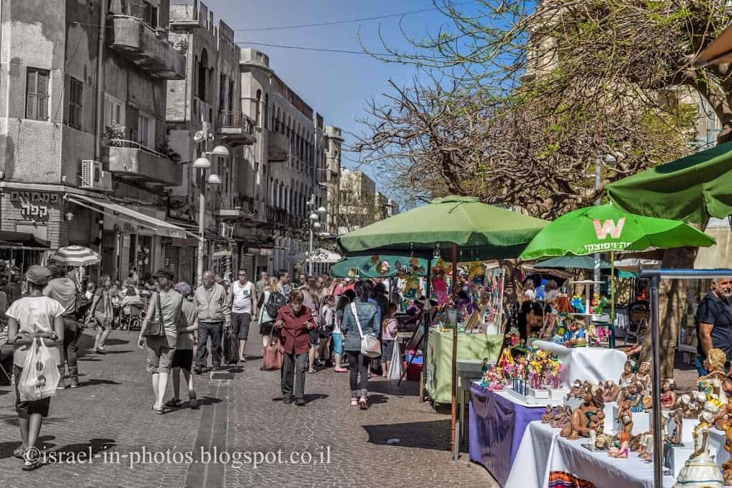 https://mdw-travel-data-us-east-1.s3.amazonaws.com/img/country/Israel/Nahalat-Binyamin-Arts-and-Crafts-Fair/img_01.jpg