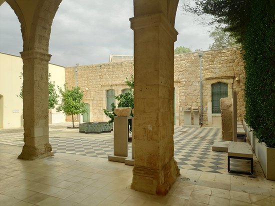 https://mdw-travel-data-us-east-1.s3.amazonaws.com/img/country/Israel/Negev-Museum-of-Art/img_01.jpg