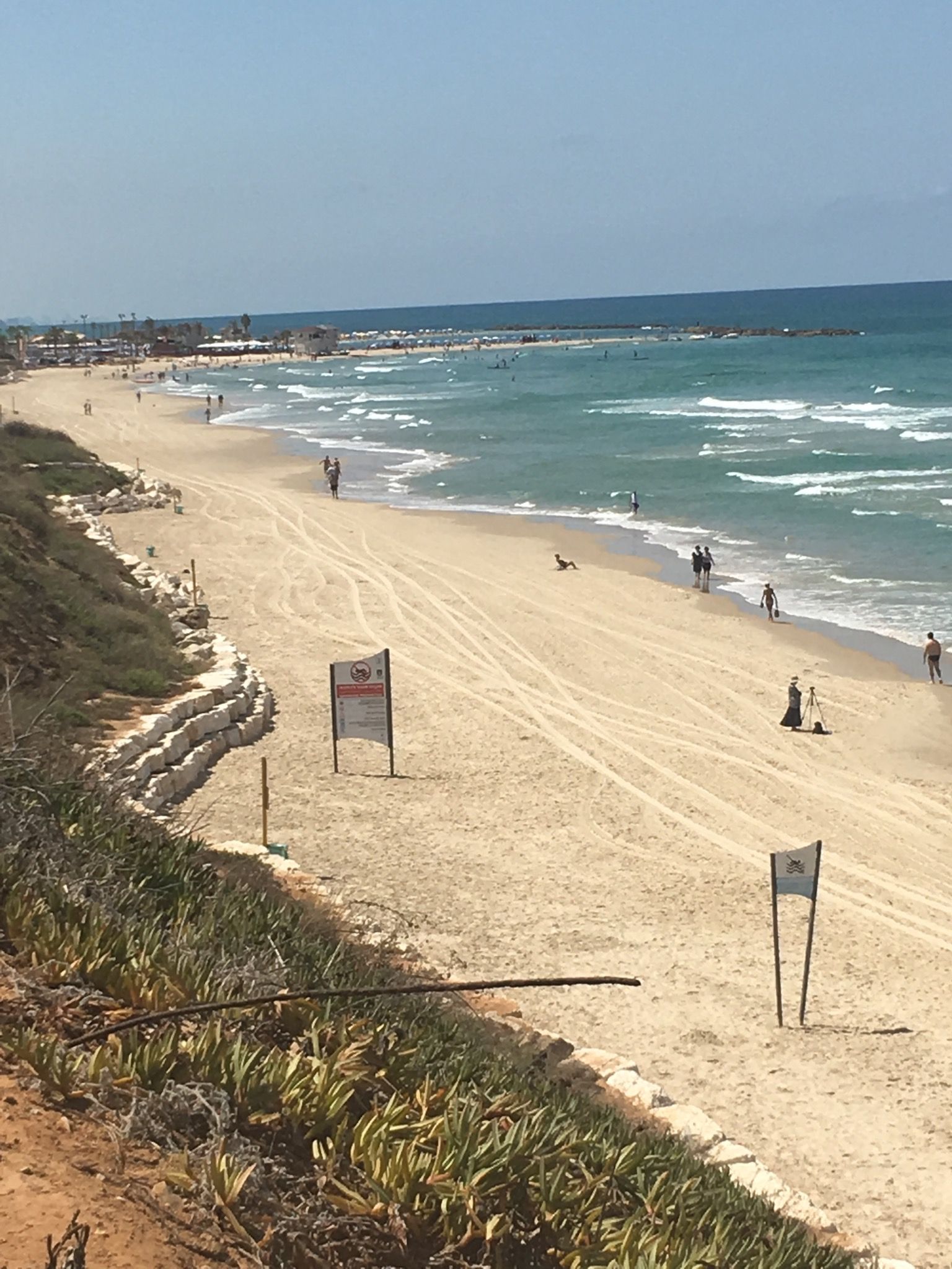 https://mdw-travel-data-us-east-1.s3.amazonaws.com/img/country/Israel/Netanya-Beach/img_03.jpg