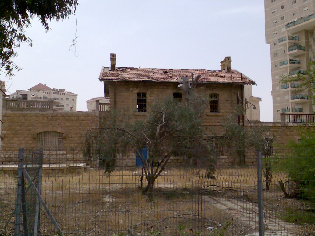 https://mdw-travel-data-us-east-1.s3.amazonaws.com/img/country/Israel/Old-Turkish-Railway-Station/img_01.jpg