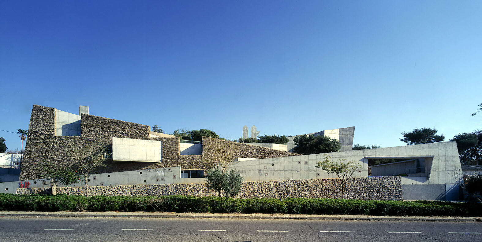 https://mdw-travel-data-us-east-1.s3.amazonaws.com/img/country/Israel/Palmach-Museum/img_03.jpg