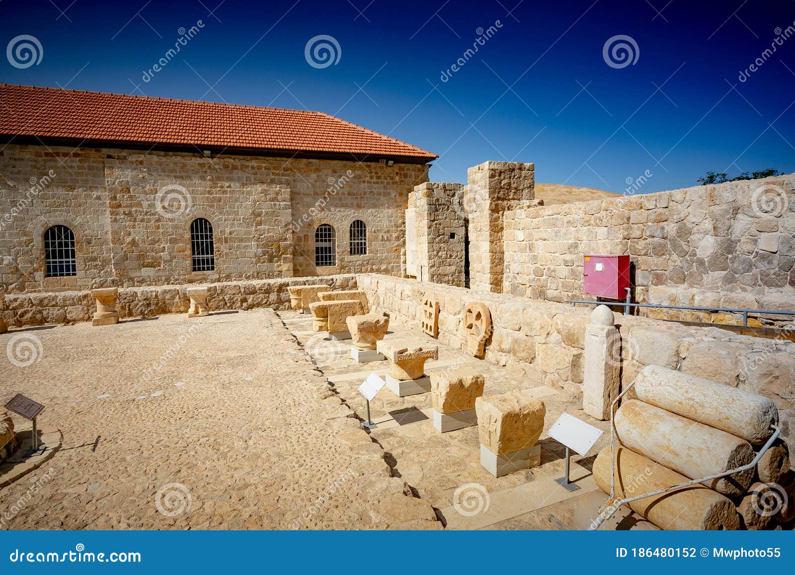 https://mdw-travel-data-us-east-1.s3.amazonaws.com/img/country/Israel/Samaritan-Museum/img_01.jpg