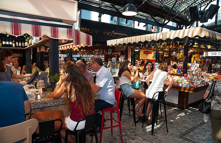 https://mdw-travel-data-us-east-1.s3.amazonaws.com/img/country/Israel/Sarona-Market/img_01.jpg
