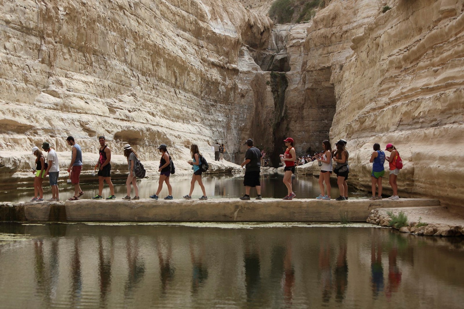 https://mdw-travel-data-us-east-1.s3.amazonaws.com/img/country/Israel/Sde-Boker/img_02.jpg