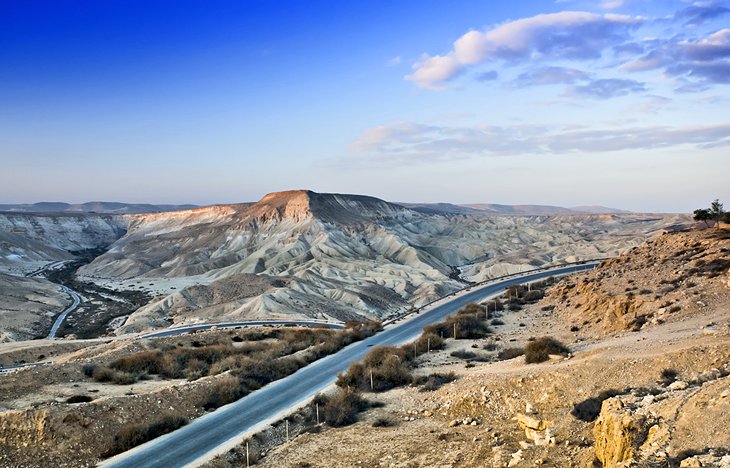 https://mdw-travel-data-us-east-1.s3.amazonaws.com/img/country/Israel/Sde-Boker/img_03.jpg