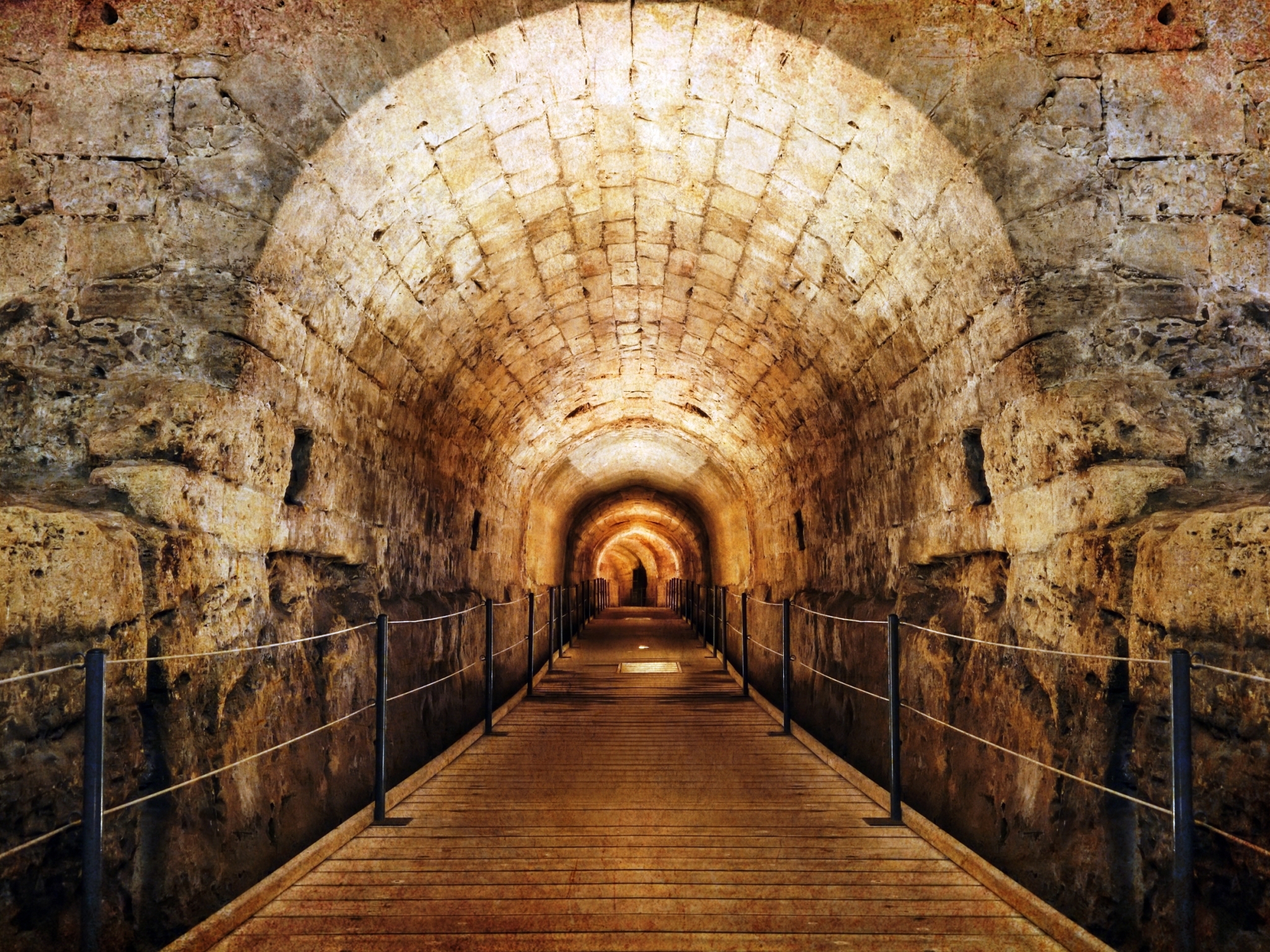 https://mdw-travel-data-us-east-1.s3.amazonaws.com/img/country/Israel/Templars-Tunnel/img_01.jpg