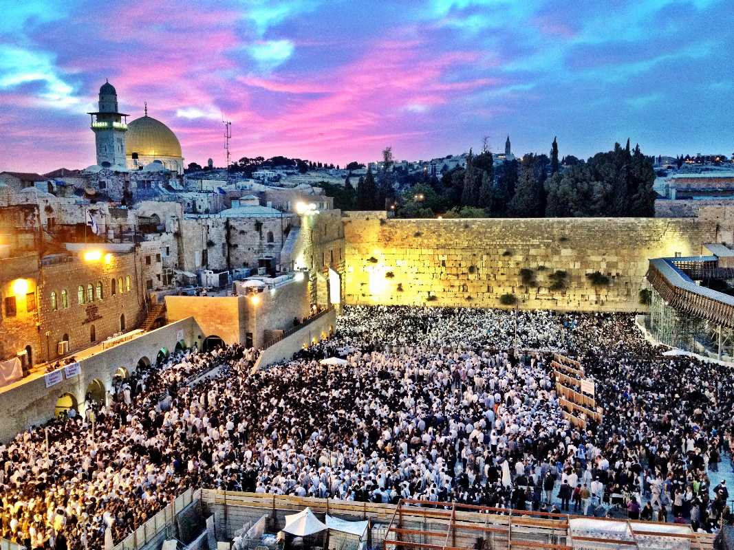 https://mdw-travel-data-us-east-1.s3.amazonaws.com/img/country/Israel/The-Western-Wall/img_01.jpg