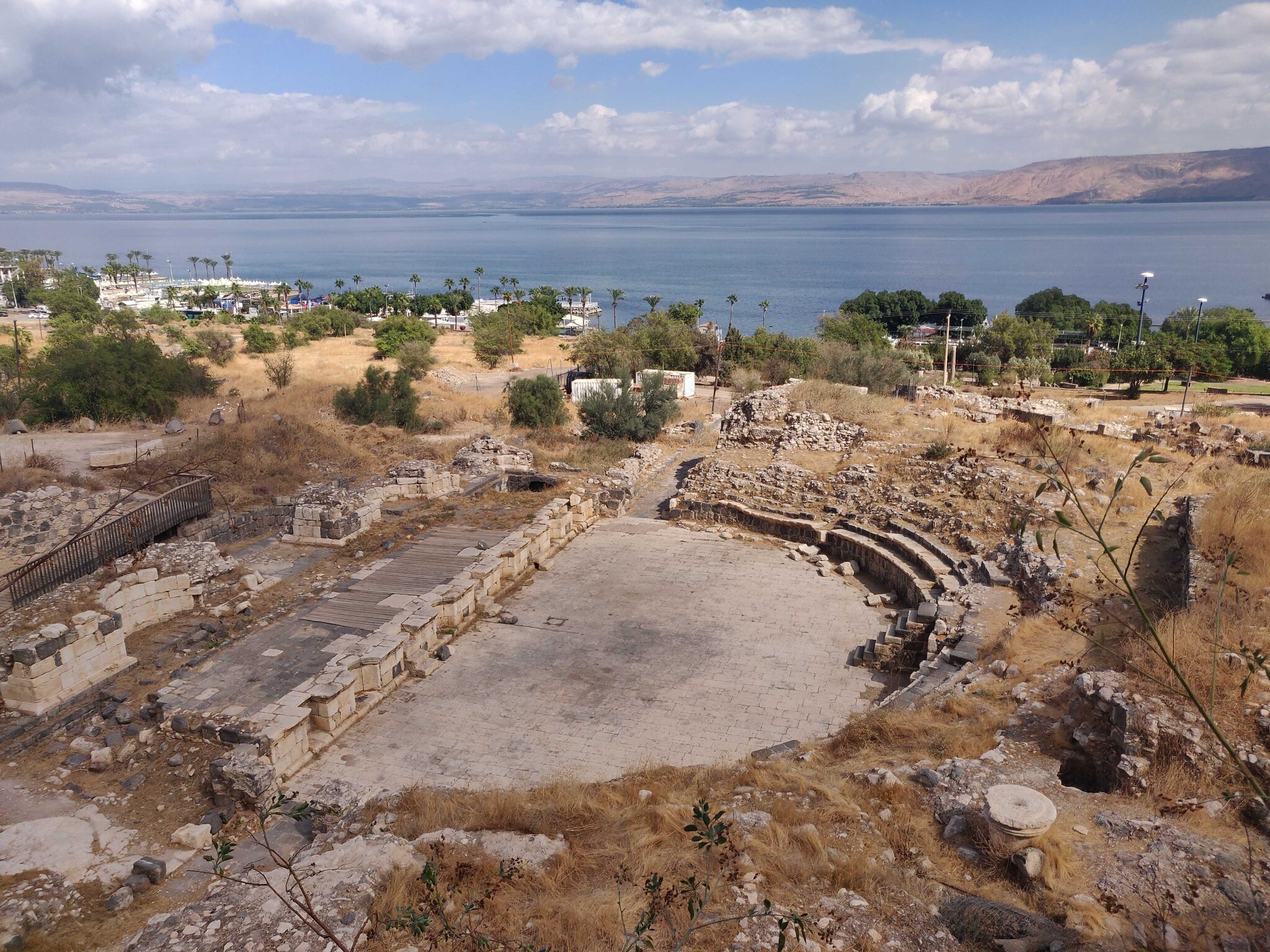 https://mdw-travel-data-us-east-1.s3.amazonaws.com/img/country/Israel/Tiberias-Archaeological-Ruins/img_01.jpg