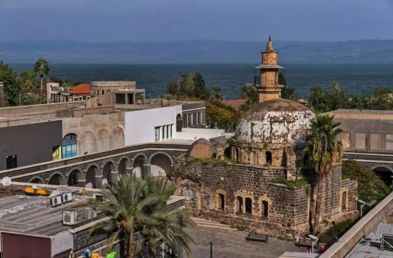 https://mdw-travel-data-us-east-1.s3.amazonaws.com/img/country/Israel/Tiberias-Archaeological-Ruins/img_03.jpg