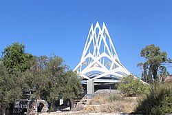 https://mdw-travel-data-us-east-1.s3.amazonaws.com/img/country/Israel/Tomb-of-Maimonides/img_01.jpg