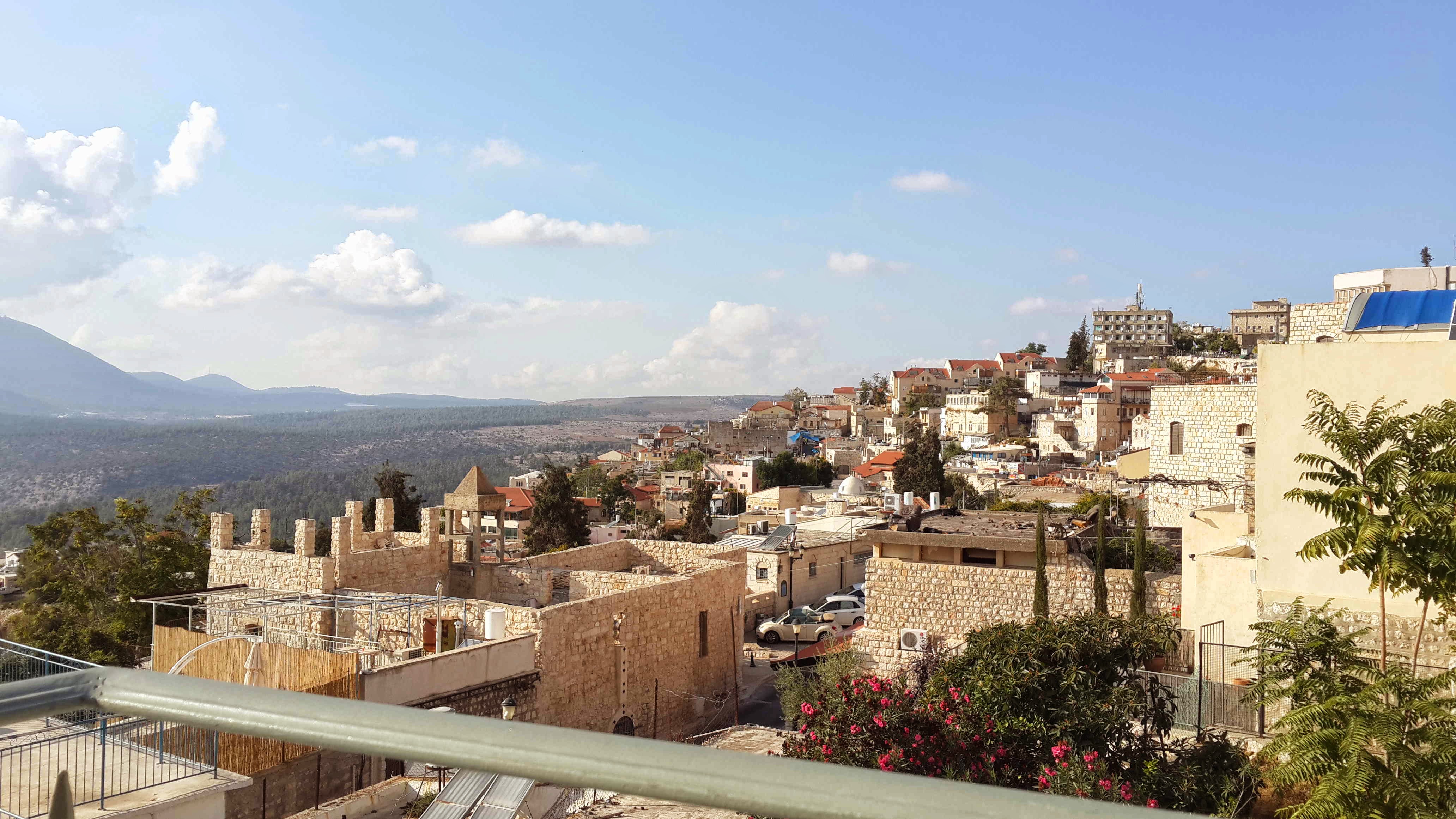 https://mdw-travel-data-us-east-1.s3.amazonaws.com/img/country/Israel/Tzfat-Old-City/img_01.jpg