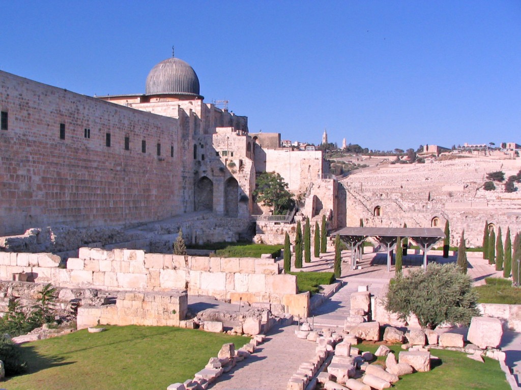 https://mdw-travel-data-us-east-1.s3.amazonaws.com/img/country/Israel/Western-Wall/img_03.jpg