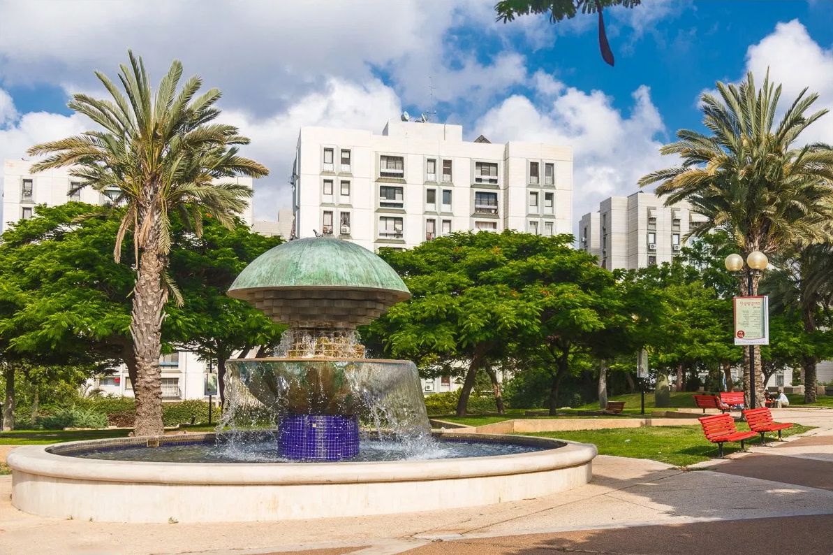 https://mdw-travel-data-us-east-1.s3.amazonaws.com/img/country/Israel/Yam-Park/img_01.jpg